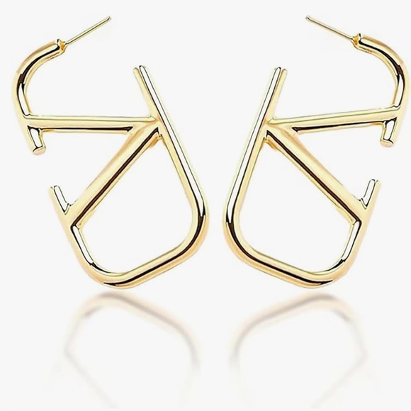 Larger size Luxury style V shaped rectangular hoop earrings hypoallergenic - Picture 1 of 6